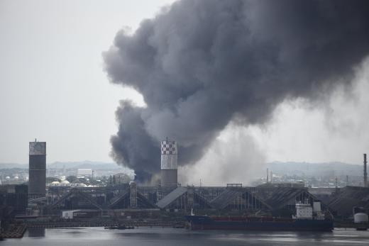Explosión en planta de mexicana Pemex deja al menos tres muertos, decenas de heridos