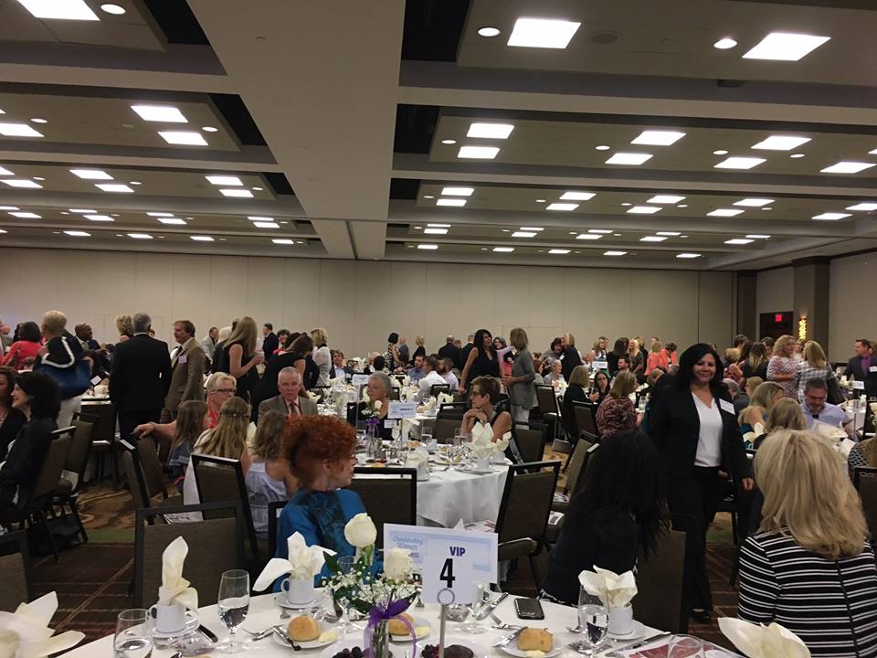 Los premios "Women in Business Awards 2016", reconocen anualmente a 30 mujeres del Valle del Sol que han demostrado ser líderes y con una reconocida trayectoria de logros significativos en los negocio y/o servicio a la comunidad