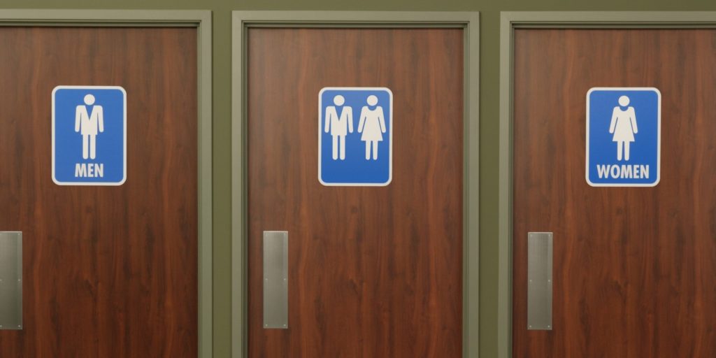 Polémica sobre el acceso de los transexuales a los baños correspondientes a su verdadero sexo toma fuerza