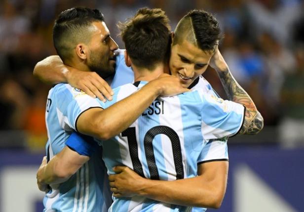 Argentina golea 3-0 a Bolivia y cierra etapa grupos de Copa con puntaje perfecto