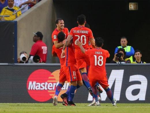 Chile vence 2-0 a Colombia y enfrentará a Argentina en final de Copa América