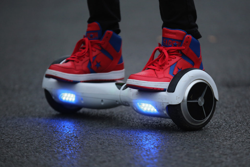 Diez empresas retiran del mercado patinetas de auto-equilibrio (hoverboards) debido a riesgo de incendio