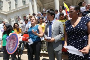 Recientemente concejales de N.Y.,  durante una conferencia de prensa para pidieron al Presidente Obama ayuda para refugiados Sirios y proveer TPS para ciudadanos Ecuatorianos. Photo Credito Mariela Lombard/El Diario NY.