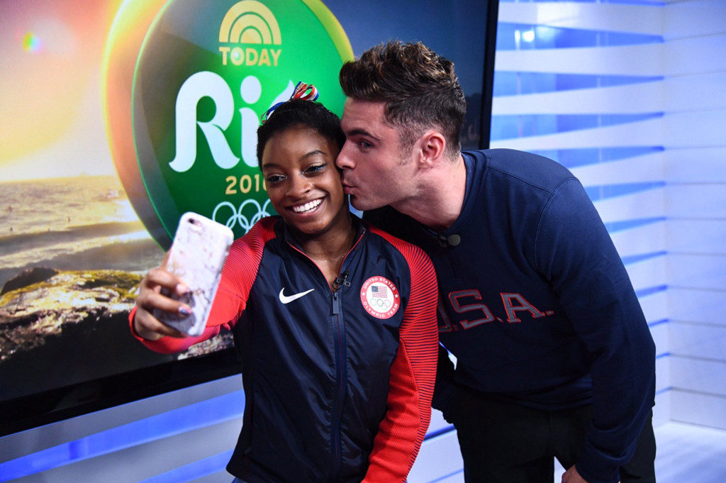 Zac Efron y la gimnasta Simone Biles, admiración mutua entre dos estrellas de diferentes ámbitos