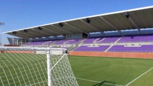 El programa de fútbol soccer masculino de Grand Canyon University es el único de la División I de la NCAA en Arizona. El Estadio GCU cuenta con asientos con respaldo para 3,000 personas en el lado oeste del terreno, y con terrazas inclinadas de césped de 10 pies que rodean los otros tres lados y una gran área de plataforma en el lado este.