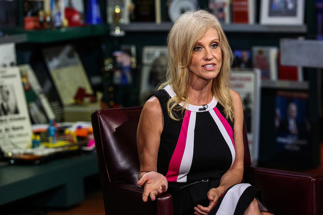 Los comentarios de Trump se contradicen con los de su jefa de campaña Kellyanne Conway