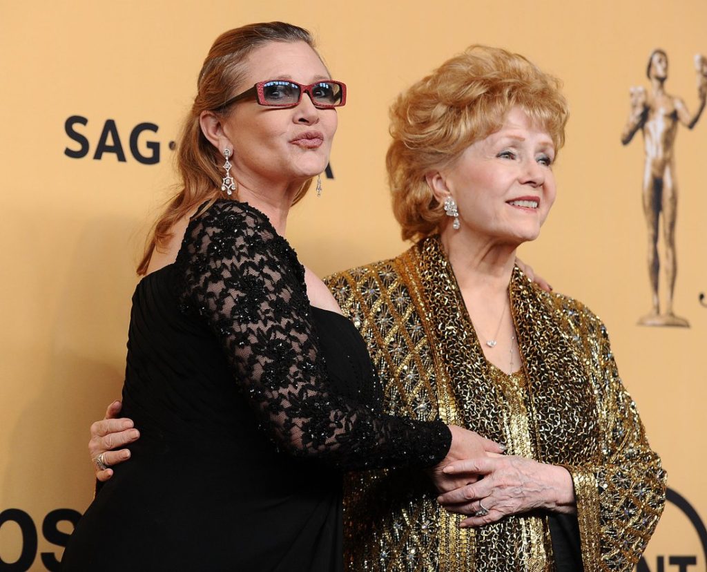 Debbie Reynolds fallece un día después de la muerte de su hija
