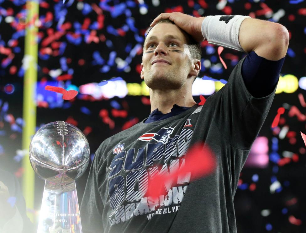 Tom Brady lleva a la cima a su equipo New England Patriots y les da la histórica victoria en el Super Bowl LI
