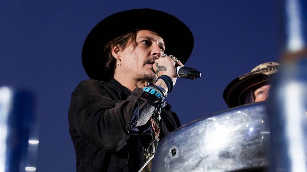 Johnny Depp se disculpa por broma sobre asesinato de Trump
