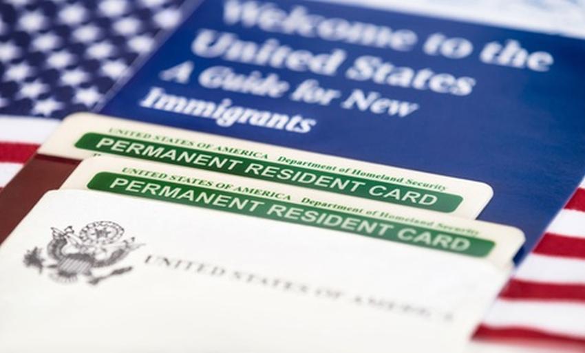 Rediseñan formulario para solicitar “Green Card”