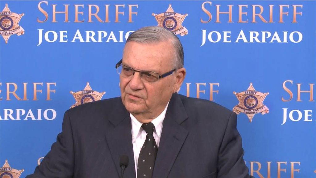 Ex-Alguacil del Condado Maricopa, Joe Arpaio, es encontrado culpable de desacato