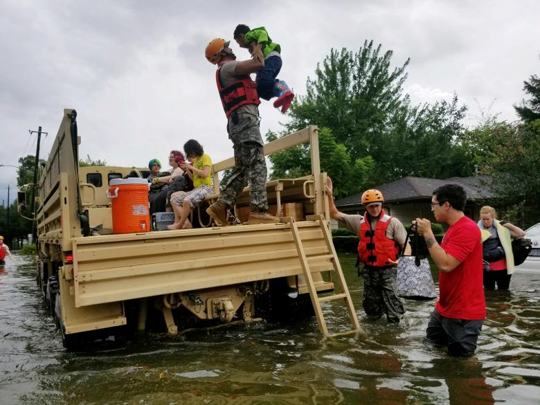 USCIS da a conocer nuevas medidas para aquellas personas con casos pendientes afectadas por el huracán Harvey