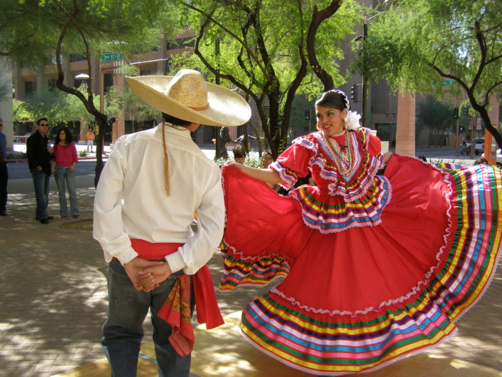 El Valle del Sol celebra a lo grande el Mes de la Herencia Hispana