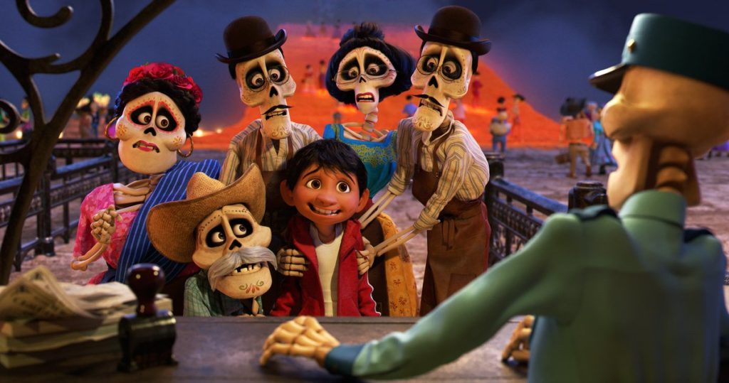 La cinta “Coco” de Disney-Pixar nos recuerda la importancia de nuestras raíces más allá de la muerte