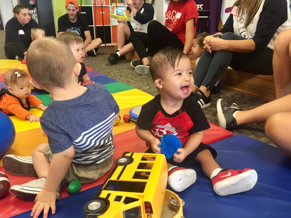 Niños especiales y sus padres encuentran un lugar que los prepara para un gran futuro: GiGi’s Playhouse