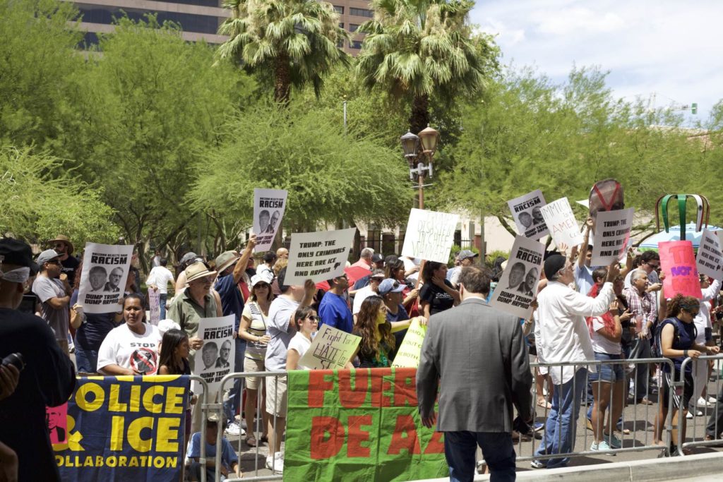 Miembros de la comunidad exigen al Consejo Municipal de Phoenix no pagar más por las visitas del presidente Trump a la ciudad