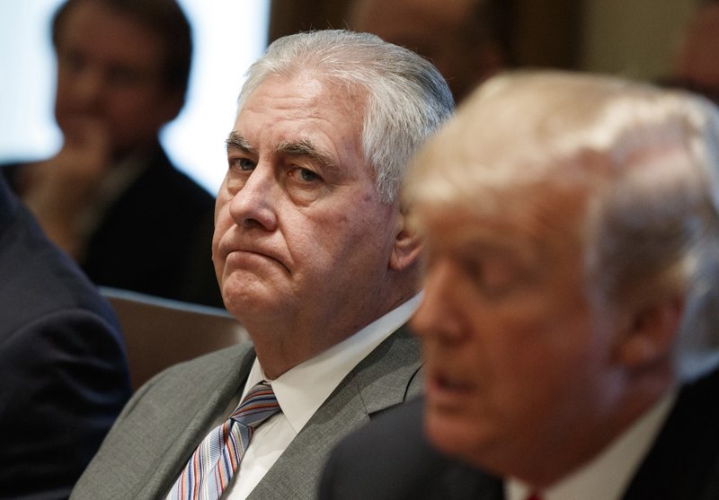 Trump despide a secretario de Estado Tillerson
