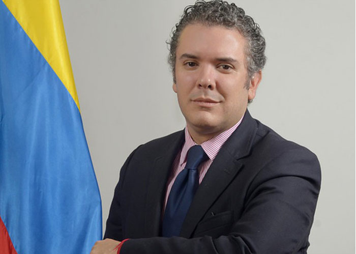 Candidato de derecha Duque mantiene liderazgo en Colombia para ganar elecciones: sondeo