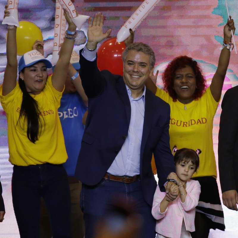 Conservador e izquierdista van a segunda vuelta en Colombia
