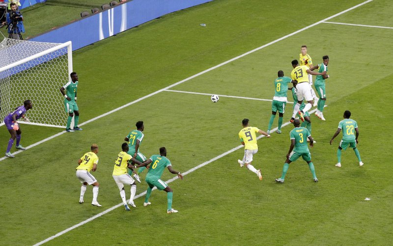 Colombia vence a Senegal con gol de Mina y se clasifica