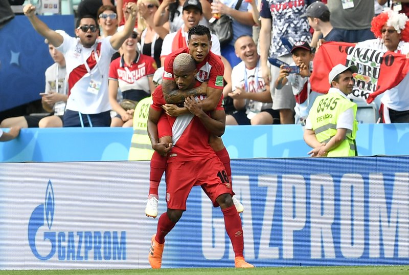 Perú se va del mundial con la frente en alto