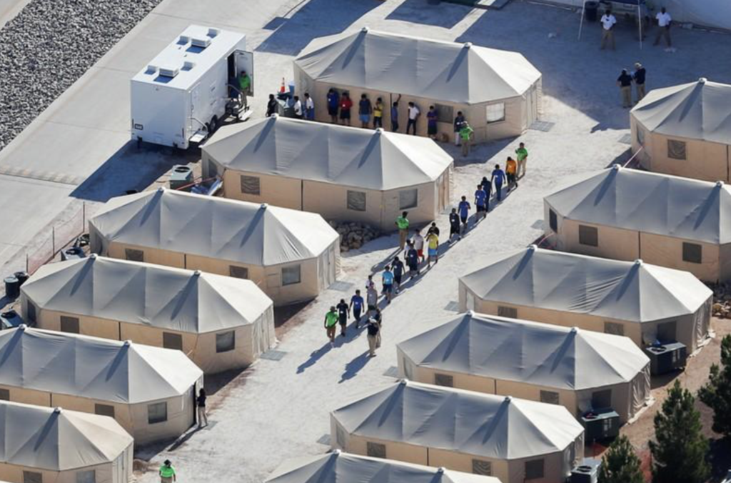 Gobierno EEUU sólo reunirá a mitad de niños inmigrantes para la fecha límite del martes