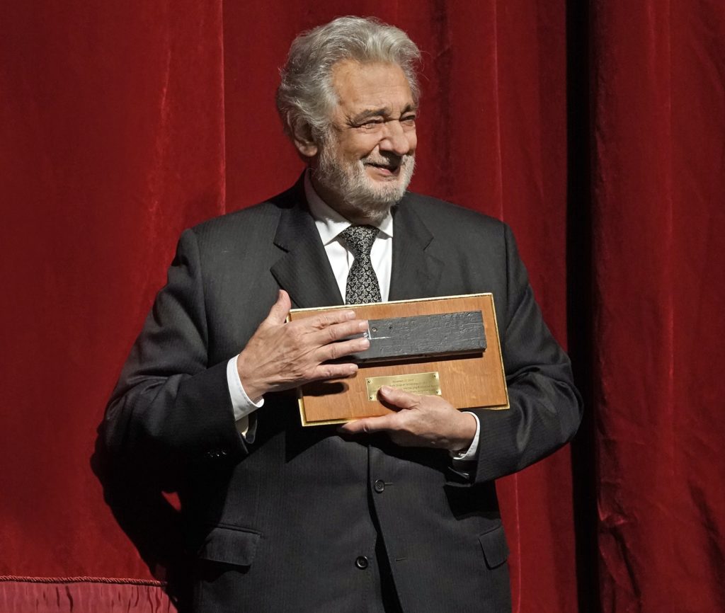 Festejan a Plácido Domingo por su 50 aniversario con el Met