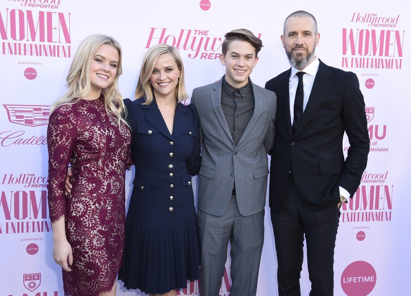 Reese Witherspoon es homenajeada por Hollywood Reporter